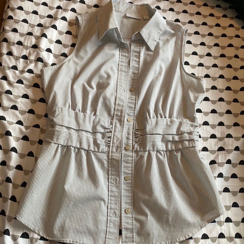 Fitted sleeveless top